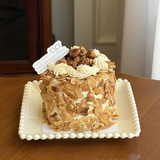 焦糖杏仁榛果蛋糕 商品图0