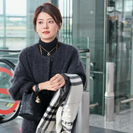 【特价不退换】【预售7天】良木礼绵羊毛大衣（灰色围巾）（D25102686F） 商品图0