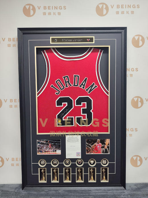 收藏系列 乔丹 公牛队红色23号 亲笔签名球衣 商品图1