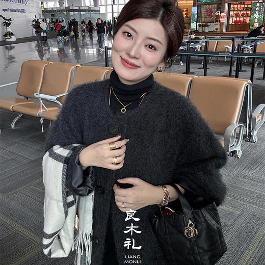 【特价不退换】【预售7天】良木礼绵羊毛大衣（灰色围巾）（D25102686F） 商品图2