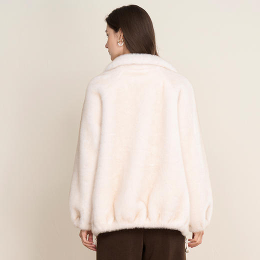 EITIE爱特爱环保皮草短外套舒适毛绒显瘦宽松a版大衣冬季新款D2503931 商品图4