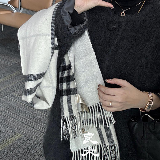 【预售7天|不退不换】良木礼羊绒围巾(D2510327） 商品图0
