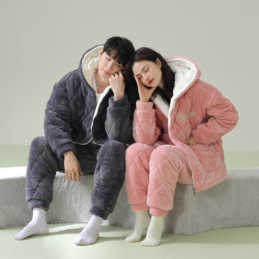 【换季出清】【夹棉暖衣】自然醒「怦然心动」贵妃绒三层加厚夹棉情侣睡衣冬季保暖珊瑚绒家居服女大码男士套装JLM 商品图3