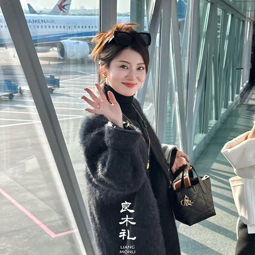 【特价不退换】【预售7天】良木礼绵羊毛大衣（灰色围巾）（D25102686F） 商品图1