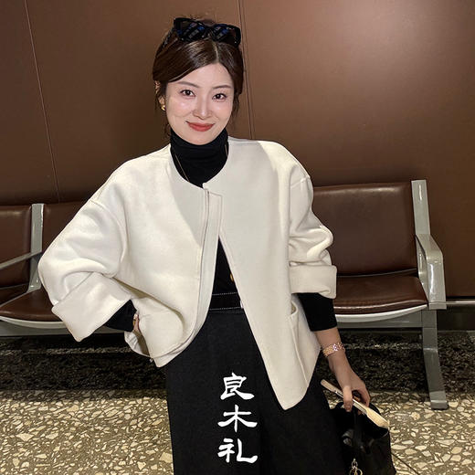 【特价不退换】【预售7天】良木礼山羊绒短大衣（D25102803） 商品图9