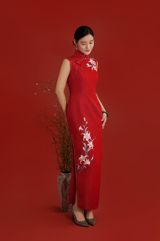 荷言HEYEN 百年好合 桑蚕丝混纺提花绸复刻吹雪纹新娘旗袍百合花刺绣水晶点缀 商品图2