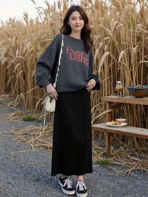 【卫衣系列】31831宽松字母藏蓝宽松短款卫衣-喜出 商品图2