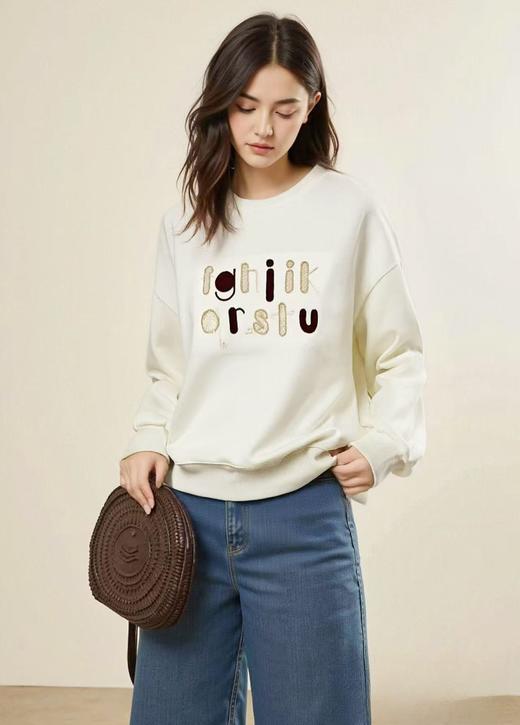 【卫衣系列】工艺系列-字母钉珠重工刺绣圆领卫衣-喜出 商品图1