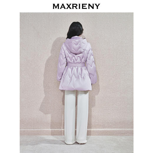 MAXRIENY精致优雅鸭绒羽绒服女24冬新款收腰系带设计保暖连帽外套(货号:MS85DC765) 商品图3