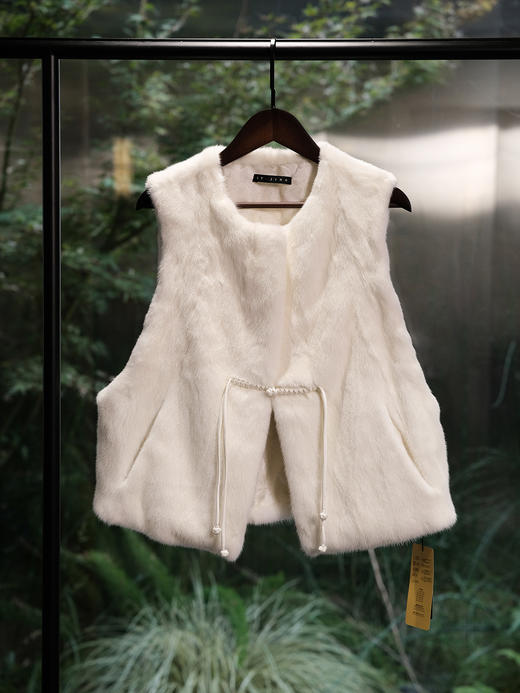 盛唐婧 | 水貂毛流苏扣皮草马甲 商品图5