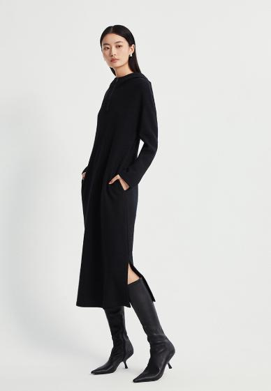 AM路卡西	连帽针织裙连衣裙50.7%棉 49.3%绵羊毛	6E8701288 商品图1