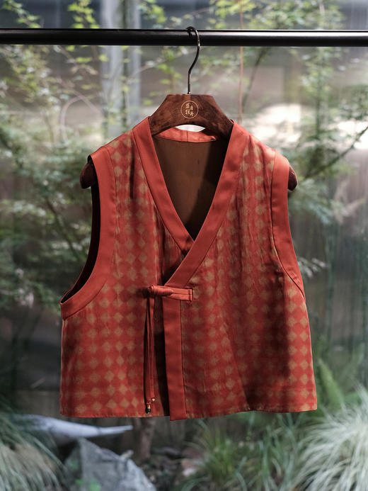 盛唐婧 | 真丝重缎香云纱交领马甲 商品图0