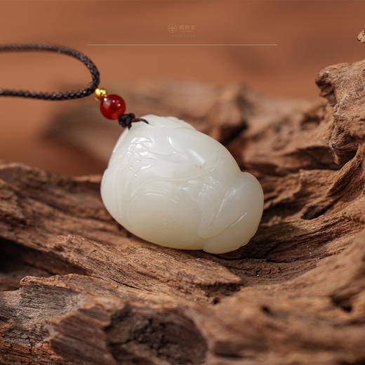 「年礼优选」系列「蟾握金枢」羊脂白玉挂件/小把 商品图1