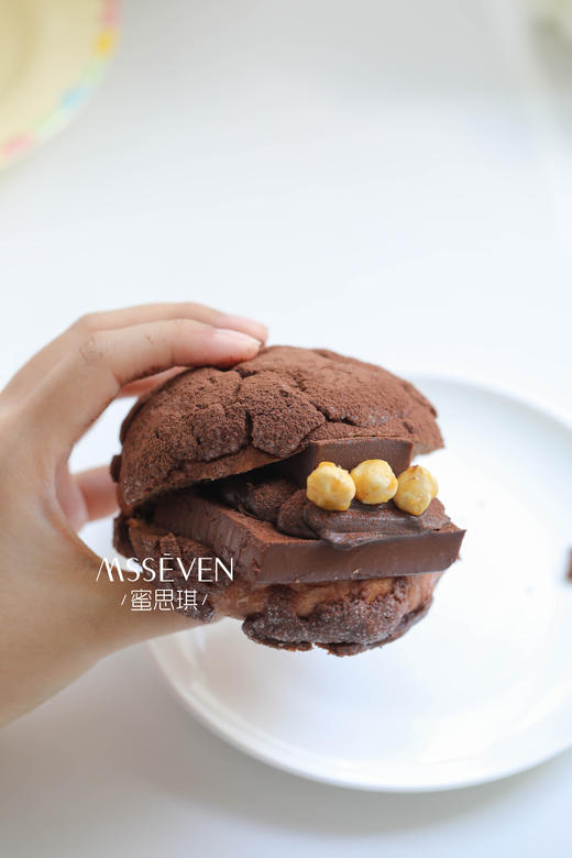     四重巧克力奶冻菠萝包  商品图1