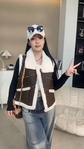 双十二错过没有，微脏样衣！！！最后库存。皮毛一体马甲秋冬厚款加绒马甲上衣-喜出