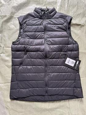 SZN的新款羽绒马甲，高级货... 男女同穿...