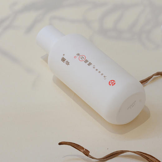 暖晴芳香身体乳 温暖优雅复刻「椒房宫」香气 丝滑乳液质地包裹干燥肌肤 拒绝秋冬肌肤干燥缺水 兰章身体乳200ml/瓶 商品图2