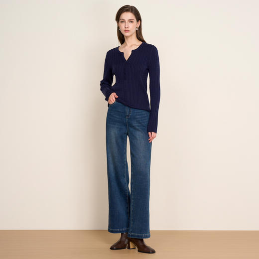 EITIE爱特爱复古绞花内搭打底显瘦简约毛衣V领羊毛衫秋季新款针织衫D2501913 商品图6