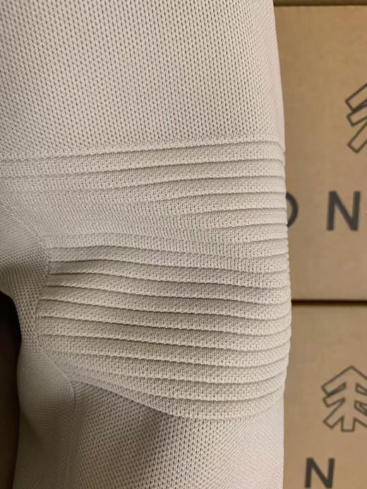 DST新款的三合一外套，相当于一个马甲和一个连帽外套 商品图3