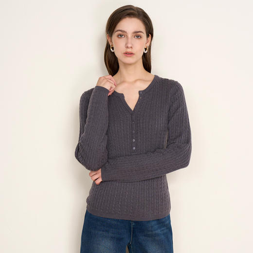 EITIE爱特爱复古绞花内搭打底显瘦简约毛衣V领羊毛衫秋季新款针织衫D2501913 商品图11