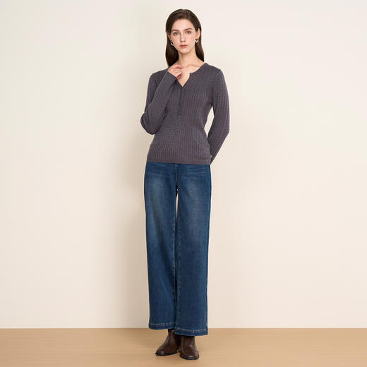 EITIE爱特爱复古绞花内搭打底显瘦简约毛衣V领羊毛衫秋季新款针织衫D2501913 商品图10