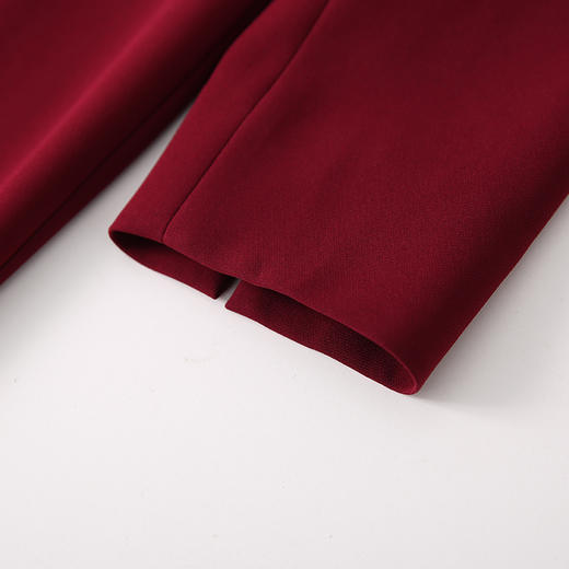 EITIE爱特爱缎面撞料设计钉珠装饰优雅礼服裙8377006 商品图6