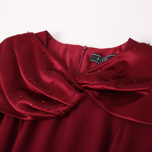 EITIE爱特爱缎面撞料设计钉珠装饰优雅礼服裙8377006 商品图4