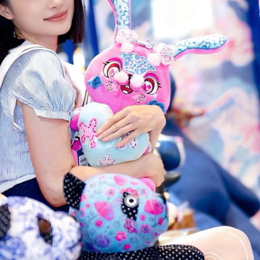 国潮花小兔玩偶 商品图1