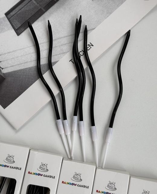 黑色弯弯蜡烛 商品图1