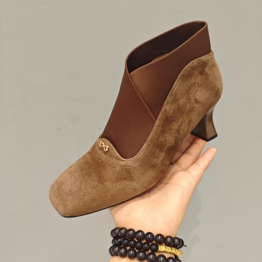 西村名物2025年冬季新款时尚中跟绒面小方头切尔西靴时装靴U25DS49411 商品图0