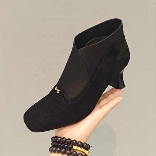 西村名物2025年冬季新款时尚中跟绒面小方头切尔西靴时装靴U25DS49411 商品图1