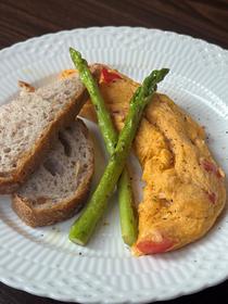 番茄马萨里啦煎蛋饼 Tomato And Mozzarella Omelette