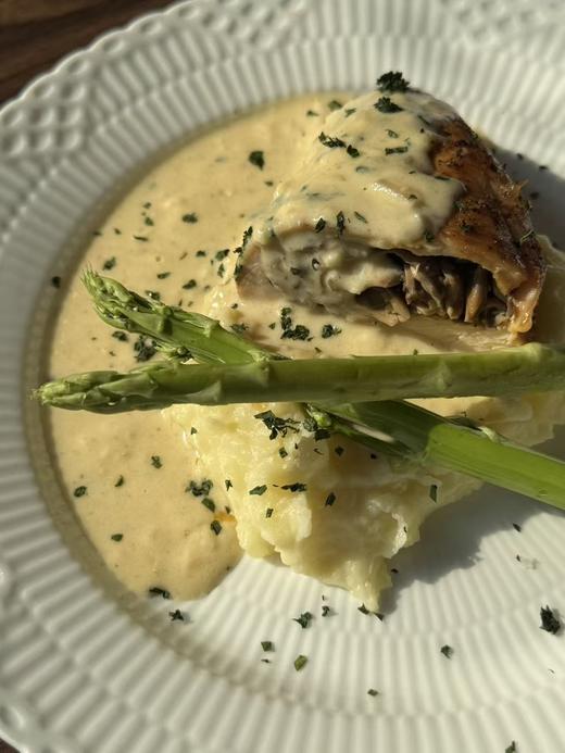 白口蘑芝士鸡配帕玛森酱 Mushroom & Cheddar Stuffed Chicken 商品图0