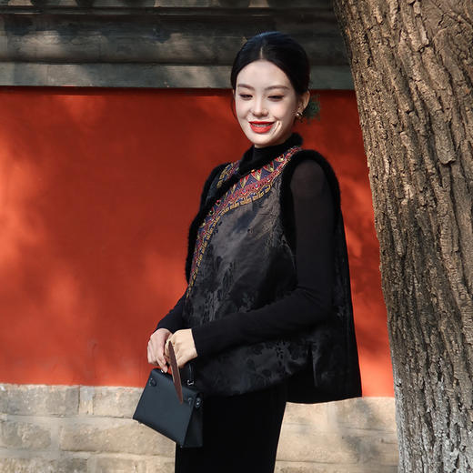 【不退不换】【预售7天】良木礼桑蚕丝国风马甲（D25102713） 商品图3