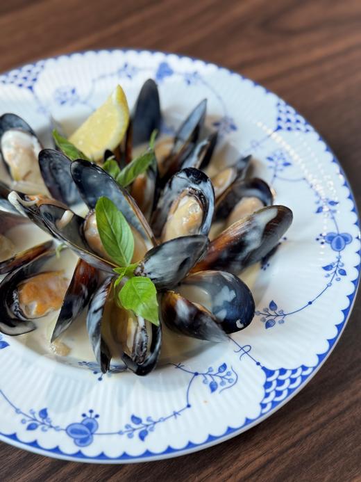 白葡萄酒蓝贝壳Blue Mussels In White Wine 商品图0