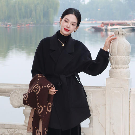 【特价不退换】【预售7天】良木礼山羊绒大衣（围巾）(D8205) 商品图1