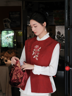 盛唐牡丹 | 酒红色丝绒烫金手拿包