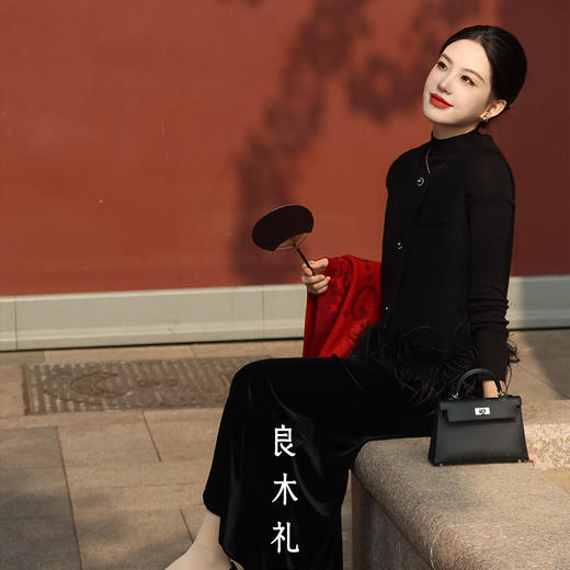 【预售7天|加厚】良木礼丝绒开叉半裙（黑绒绒）（D251101773） 商品图1