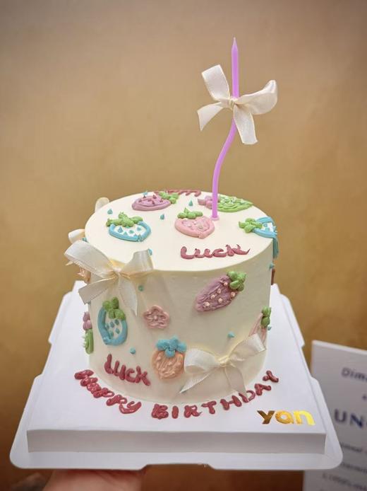 手绘草莓蝴蝶结 商品图2