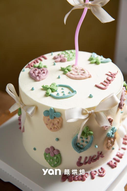 手绘草莓蝴蝶结 商品图1