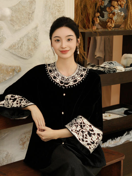 盛唐牡丹大师系列-卢梅红| 盘银绣真丝丝绒对襟外套 商品图0