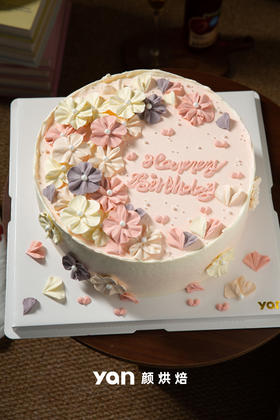 简约韩系裱花蛋糕