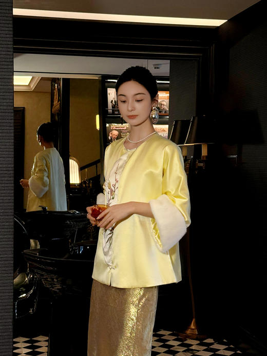 盛唐牡丹大师系列-卢梅红 | 黄执丝毛手绣水貂棉外套 商品图1