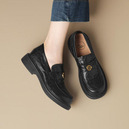 品质好货|Safiya/索菲娅2025秋冬柔软羊皮时尚通勤皱褶金属花朵低跟深口乐福鞋 商品图8