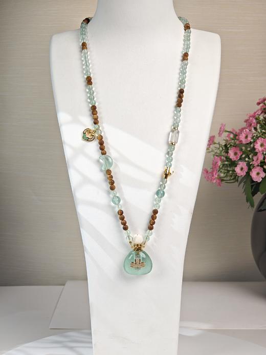 MELI&MOLI| 绿莹中号福袋镶莲花吊坠沉香珠点缀珠串项链 商品图0