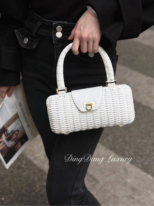 菲拉格慕 中古 白色 藤编拼皮 马蹄扣 篮子 手提包 商品图4