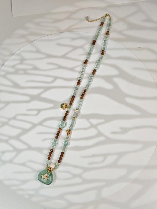 MELI&MOLI| 绿莹中号福袋镶莲花吊坠沉香珠点缀珠串项链 商品图2