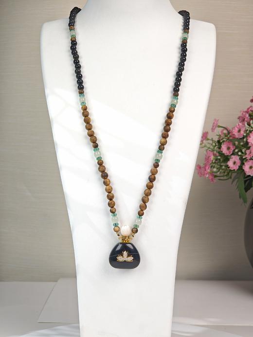 MELI&MOLI| 黑条纹玛瑙中号福袋莲花吊坠沉香珠点缀珠串项链 商品图0