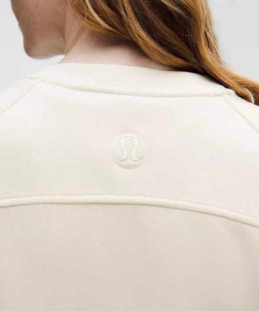 现货 LULU露露‮字⁠家‬‎母徽标‮绣⁠刺‬‎圆领‮绒⁠加‬‎‮衣⁠卫 商品图6