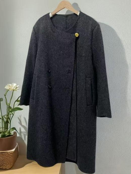 【轻奢双面尼】2517（羊毛➕天丝）多穿款-深灰金扣宽松版围巾可拆卸双面尼长款大衣-喜出 商品图2